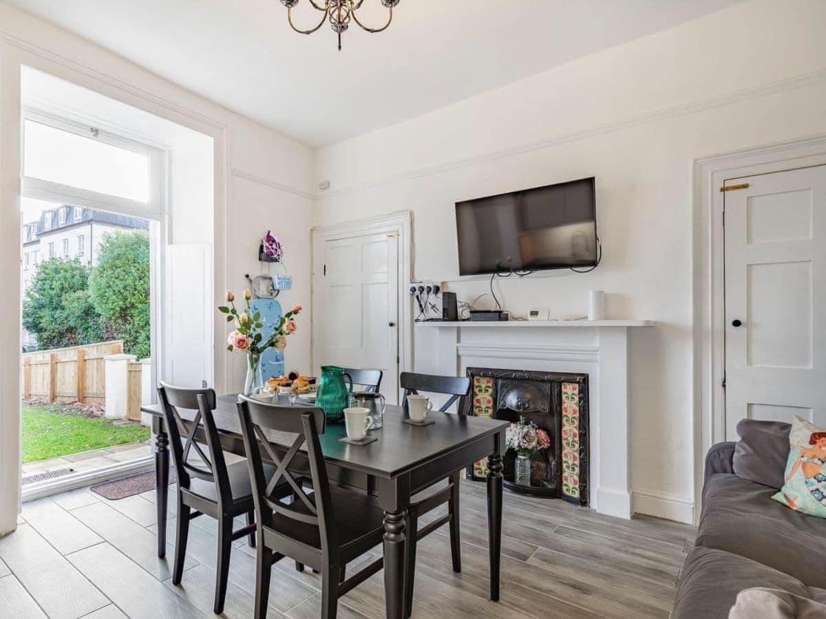Holiday home Lovely Heather House 1 King 1 Double 4 Single Beds